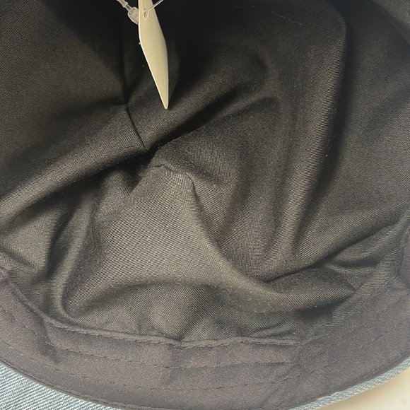 - 𝅺BLUE jean baker hat pre owned - Picture 5 of 5